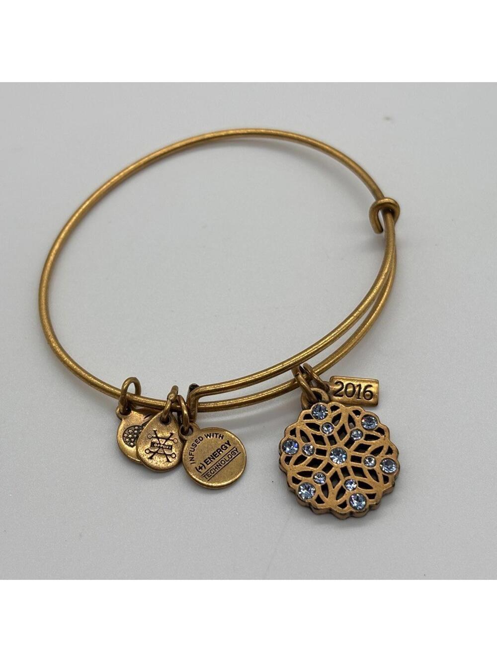 Alex & Ani  Snowflake Charm Bracelet Gold Tone Snowflake Winter OSFM 2016